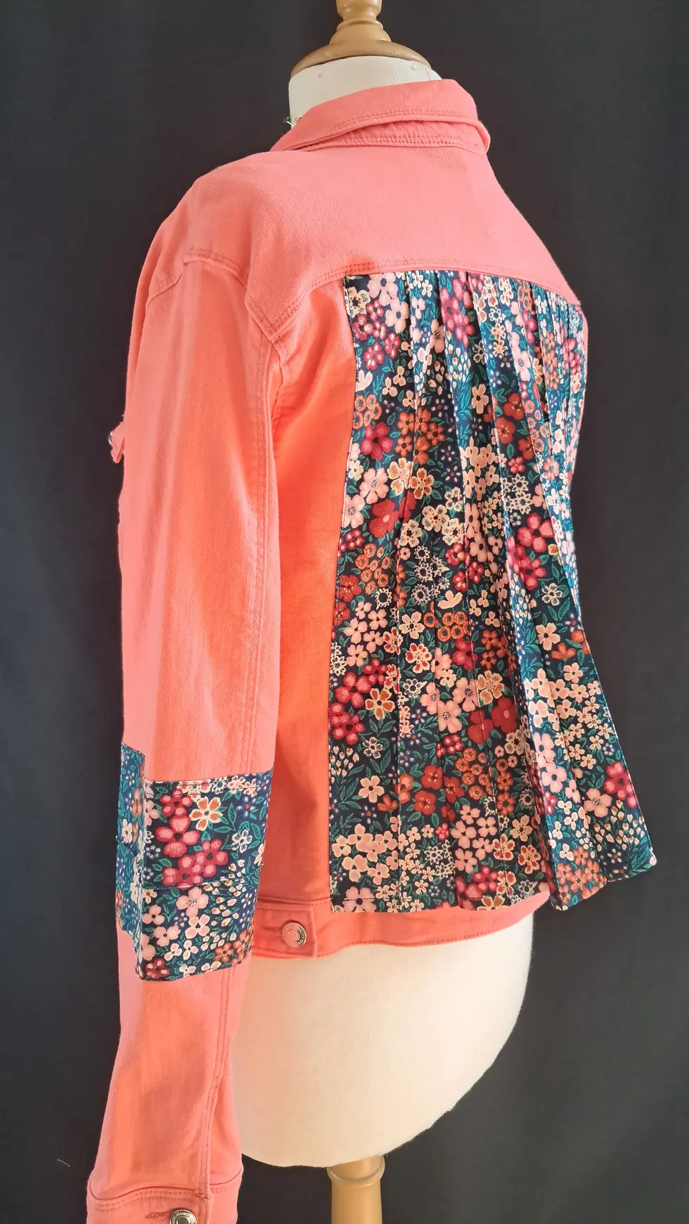 Miniature : Veste corail dos plissé