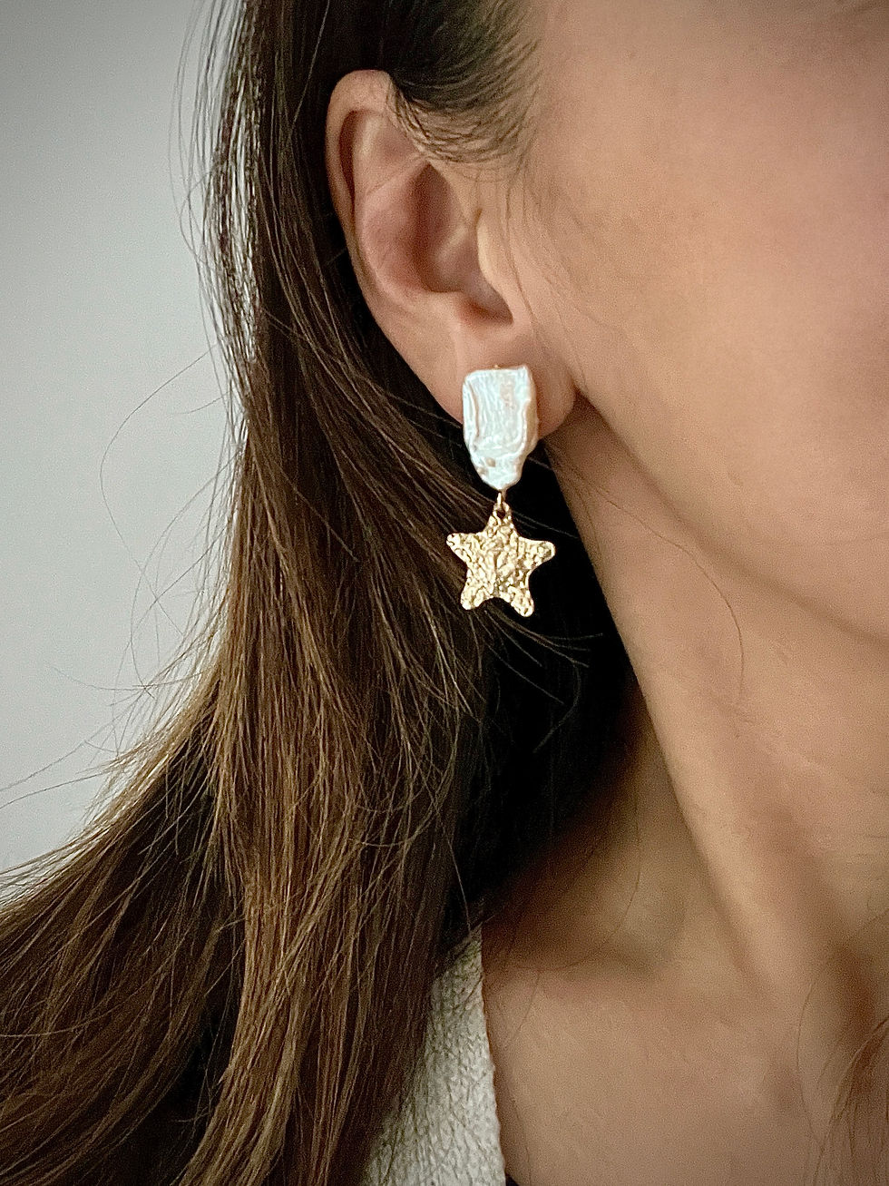 Thumbnail: Baroque Pearl Star Clip-on Earrings 