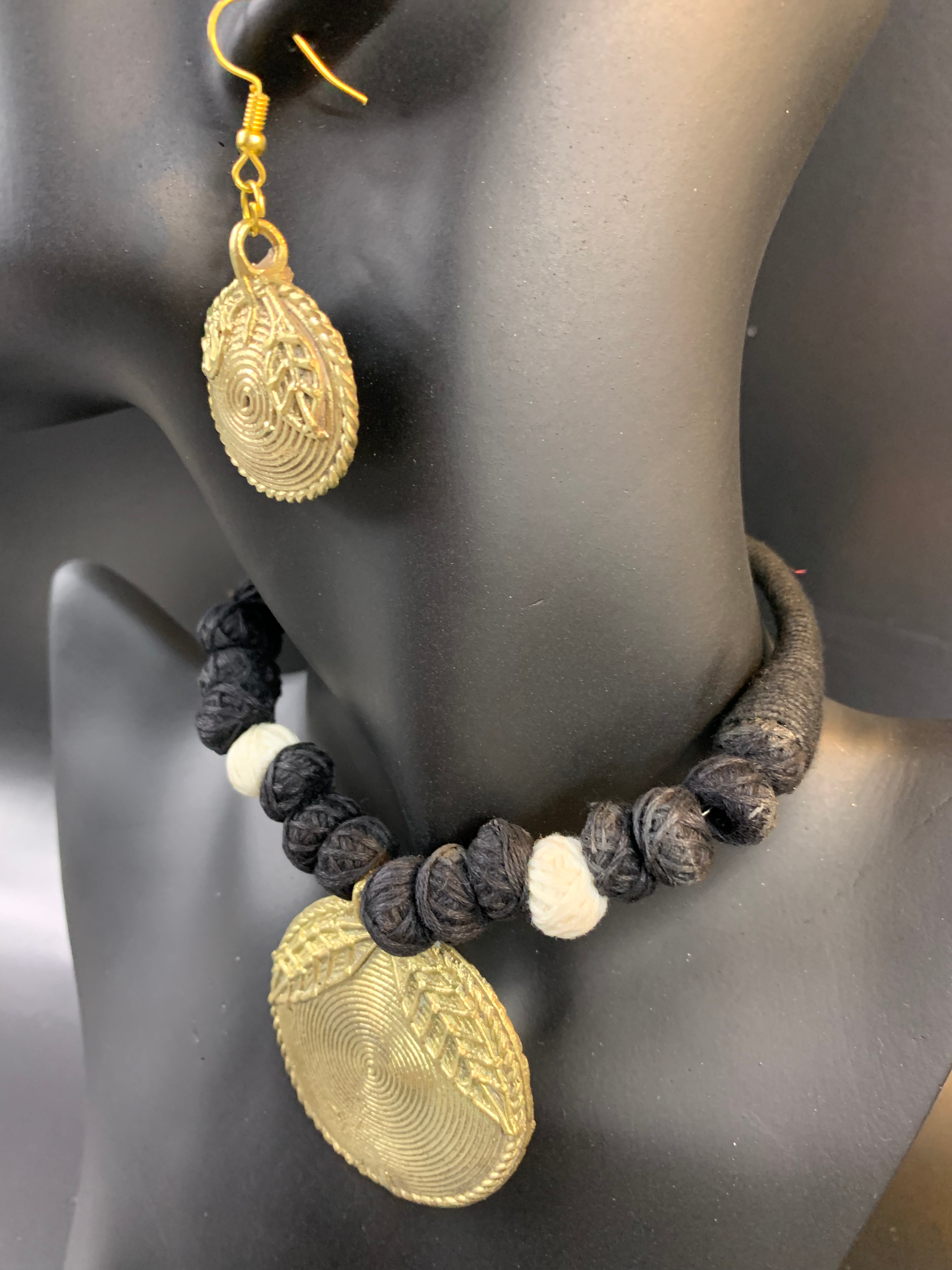 Leaf Medallion Necklace & Earrings set