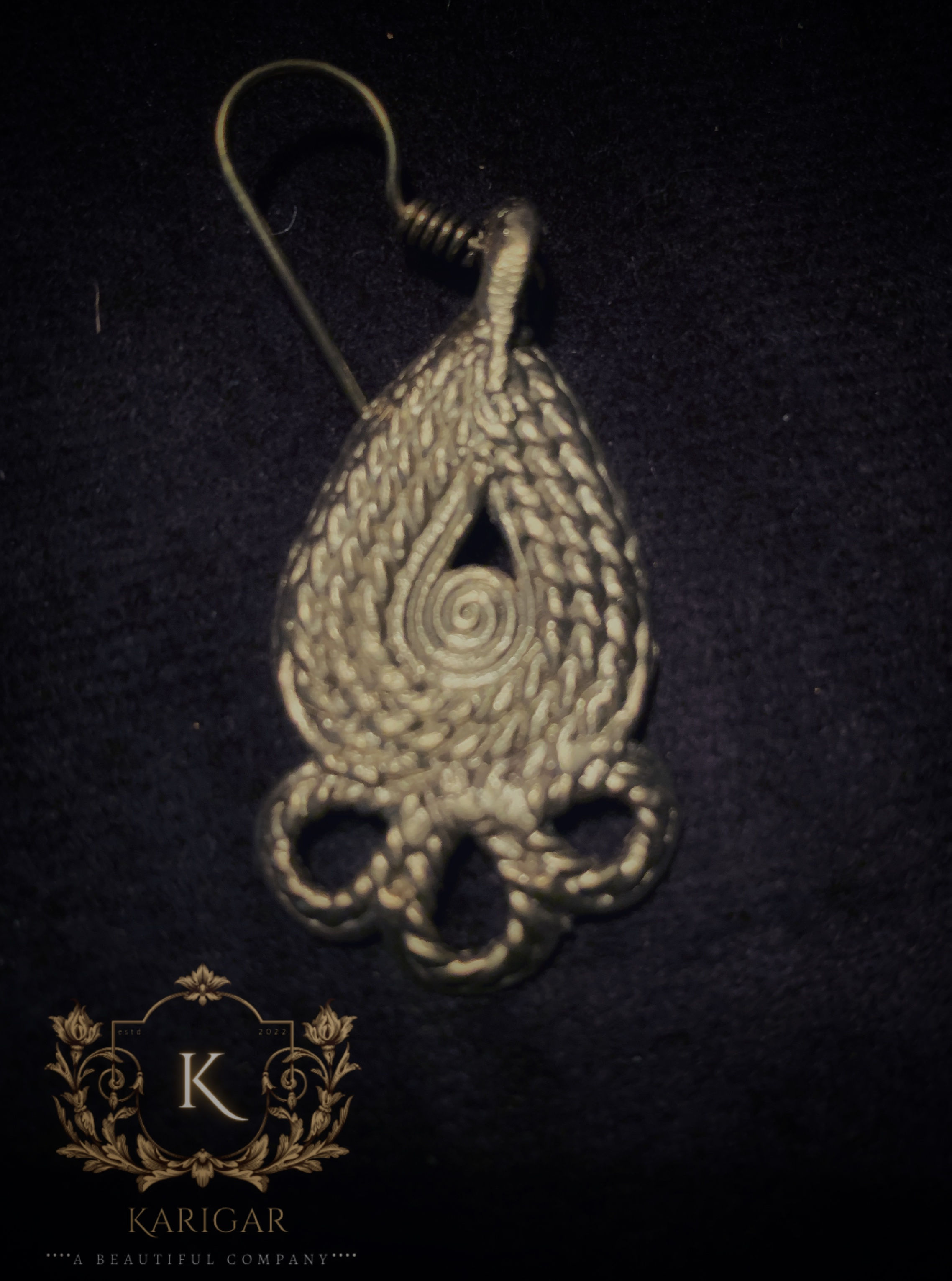 Unique dhokra jewelry set.