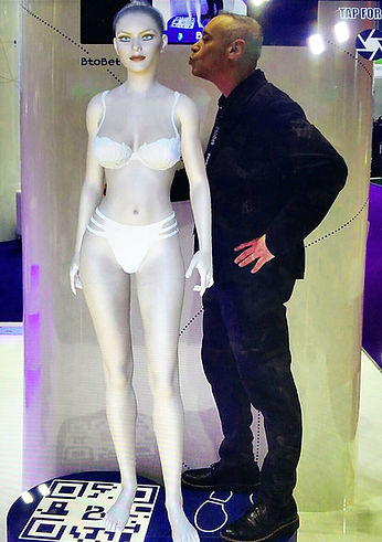 Real Size Avatar can be framed and shared on social network