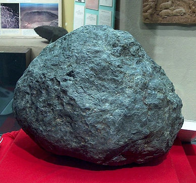Ensisheim_meteorit_donnerstein_1_vss2007.jpg