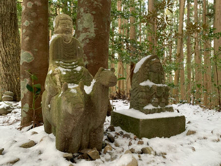雪の牛馬童子像を見てきました