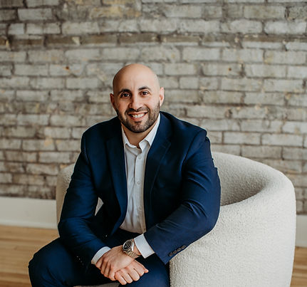 Alfred Headshot (2)_edited.jpg