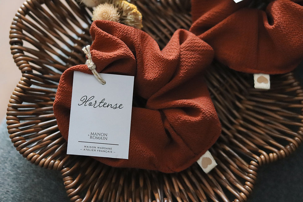 Thumbnail: Chouchou personnalisé en tissu – Cadeau invité mariage, EVJF, demoiselle d’honne