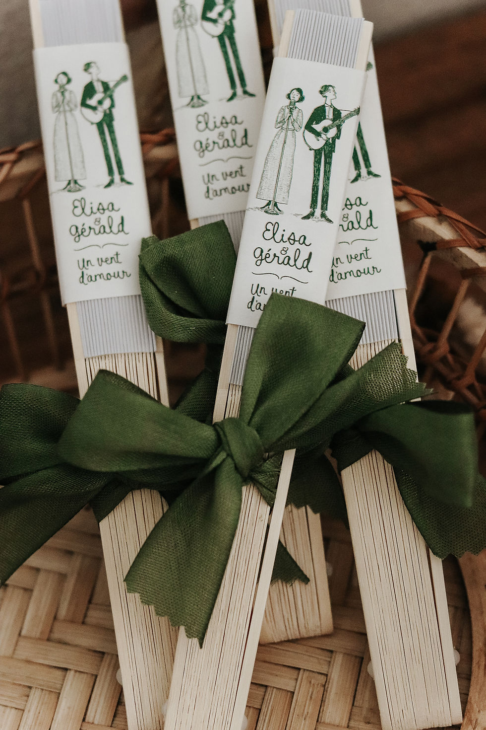 Miniature : Cadeaux invités : Eventail  personnalisé - commande minimum 30