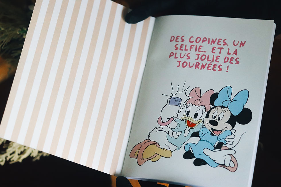 Thumbnail: Petit livret de coloriage personnalisé + mini boîte de crayons –