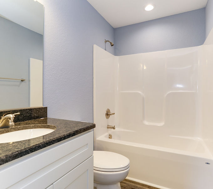 Modern bathroom with shower/tub combo