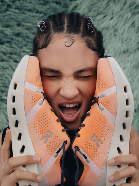 sarah-loescher-on-aprmag-ediorial-creative-direction