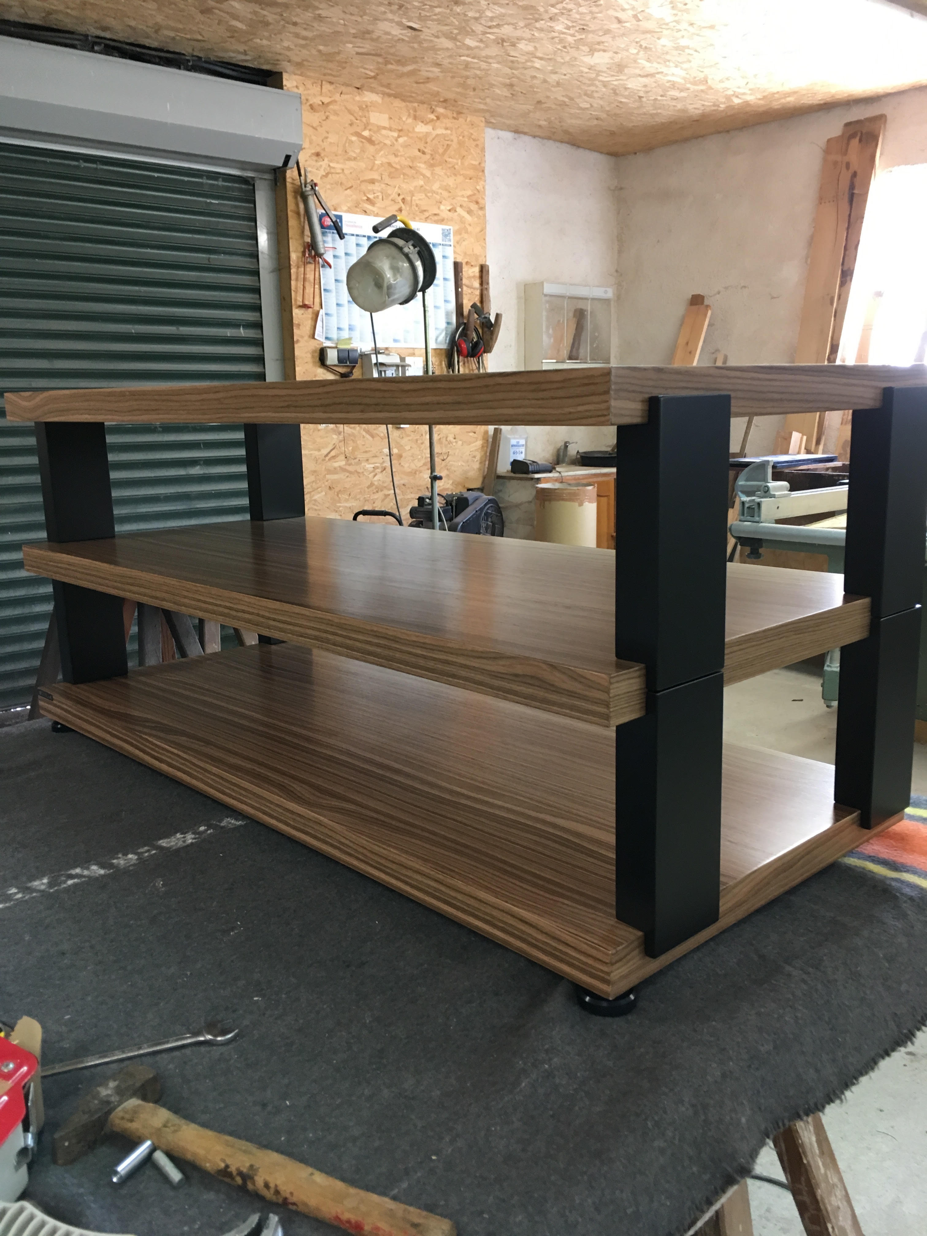 Tablettes placage noyer