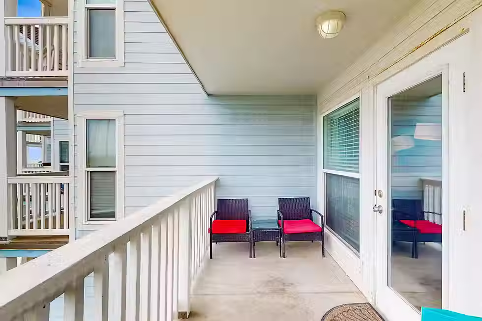 Seascape gem balcony.avif