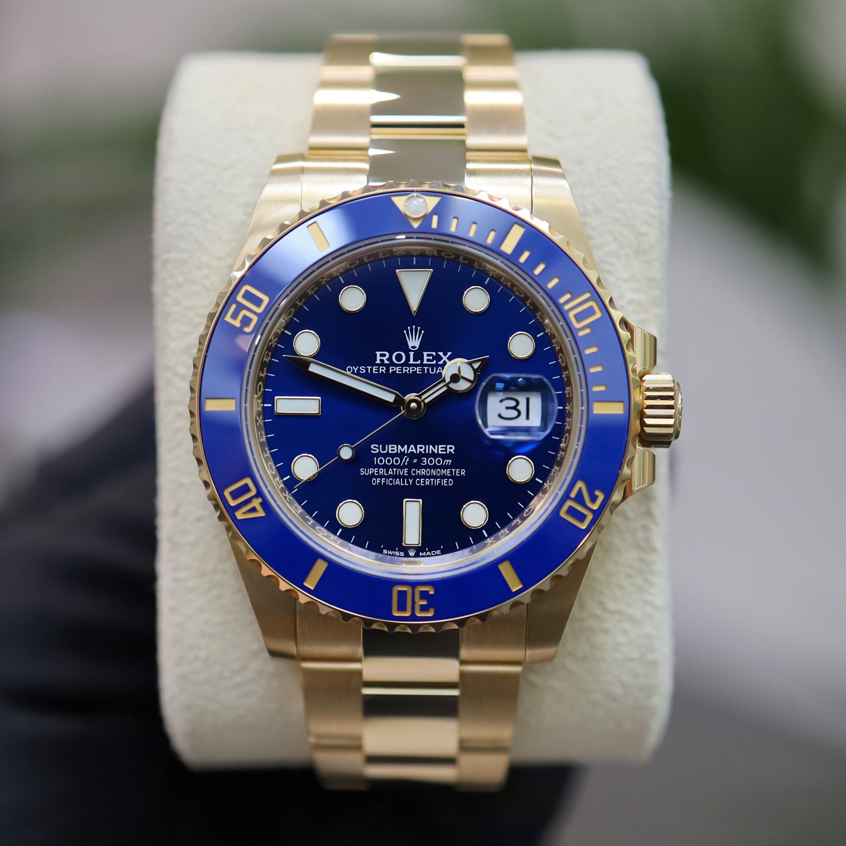 Unworn 18ct Yellow Gold Rolex Oyster Perpetual Submariner Date Blue Kit 126618LB