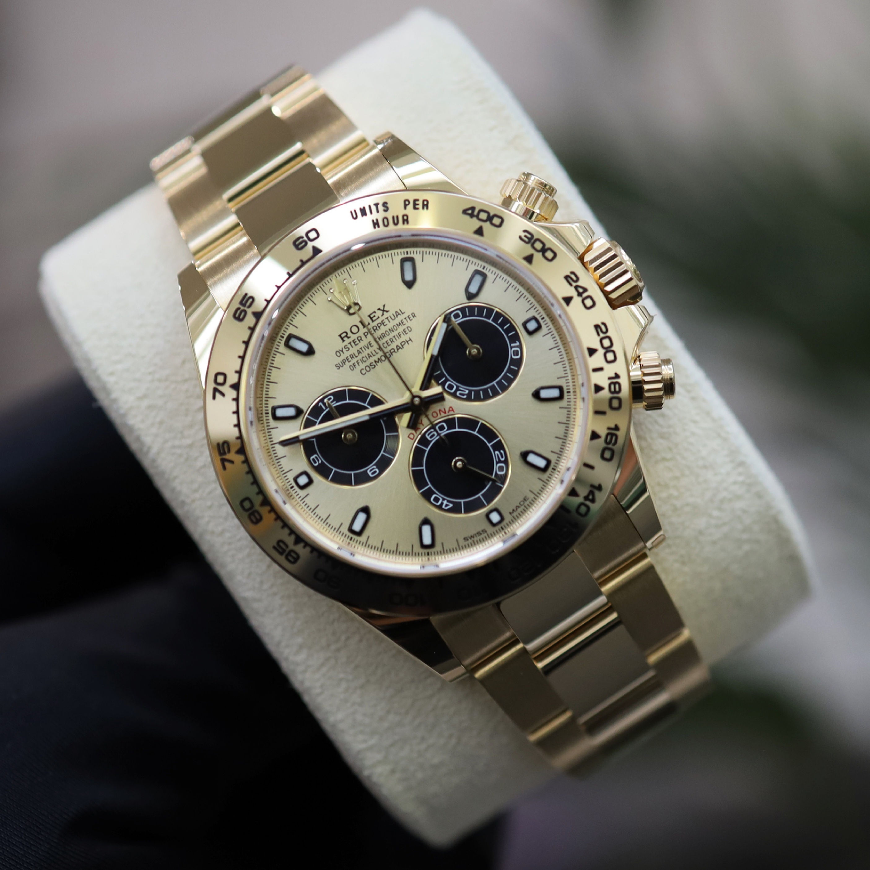 2021 Gents 18ct Yellow Gold Rolex Cosmograph Daytona with Box & Papers