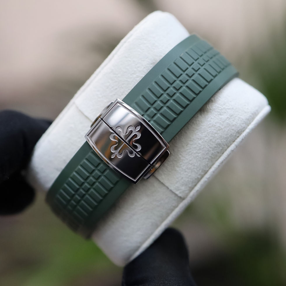 Thumbnail: Unworn Khaki Green Gents 18ct White Gold Patek Philippe 5168G-010 Jumbo Aquanaut