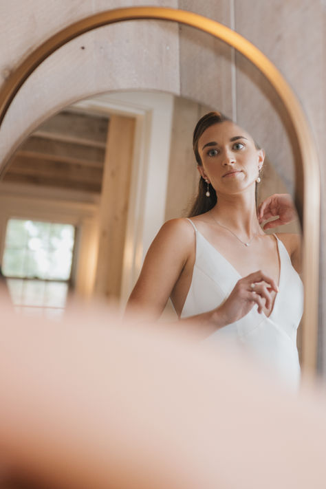 Getting Ready Photos to Make Sure to Capture on Your Wedding Day