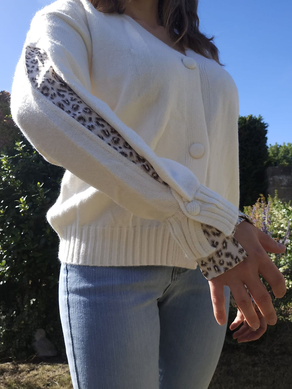 Miniature : Gilet écru boutonné à détails léopard – Motif Cœur & Manches fantaisie