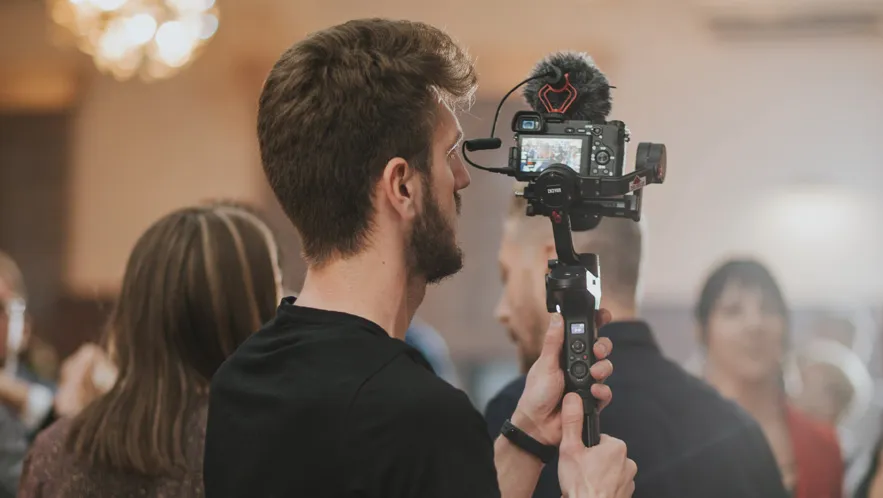 ramiz-dedakovic-AJHWikOXAQA-unsplash-wedding-videographer-feature.jpg-2.webp