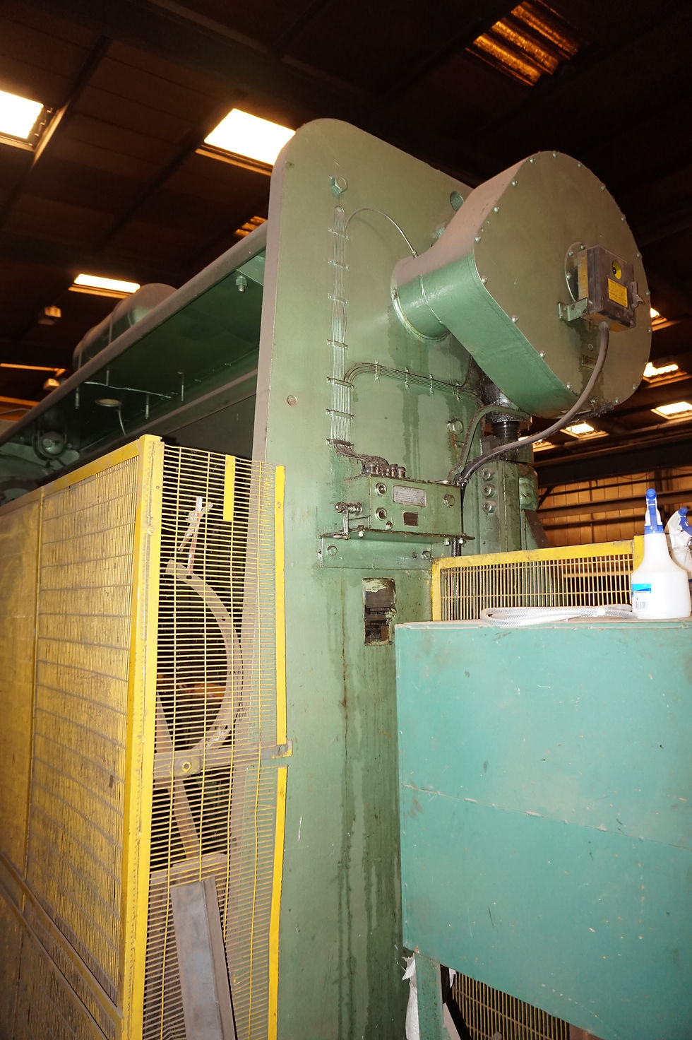 32: CINCINATTI MECHANICAL PRESSBRAKE
