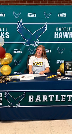 Maddysigning.jpeg