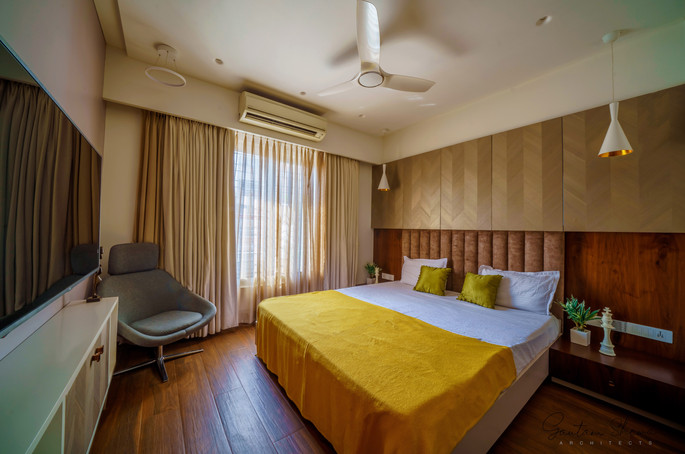 13-Master Bedroom.jpg