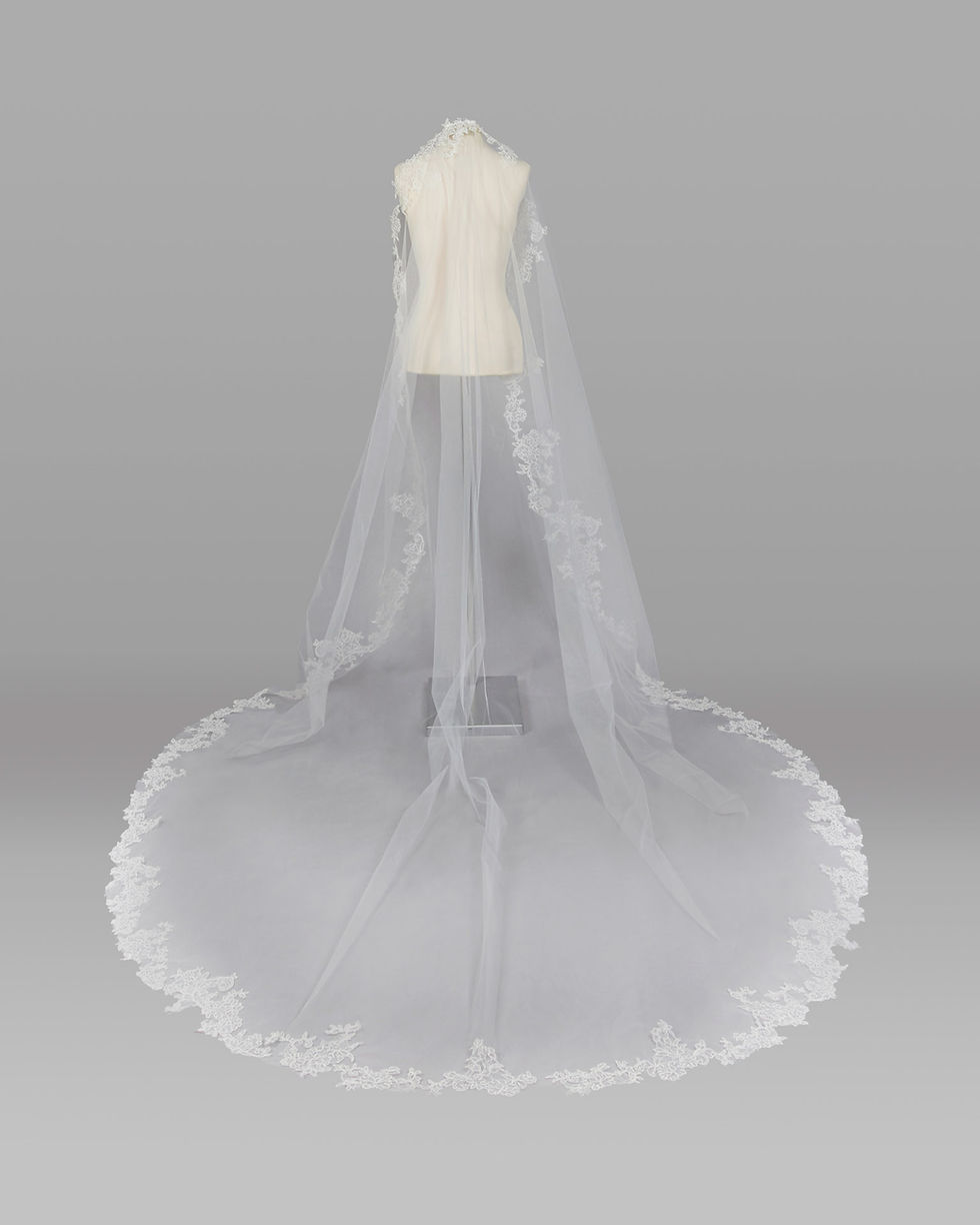 Corded Lace Veil by Rosa Clara