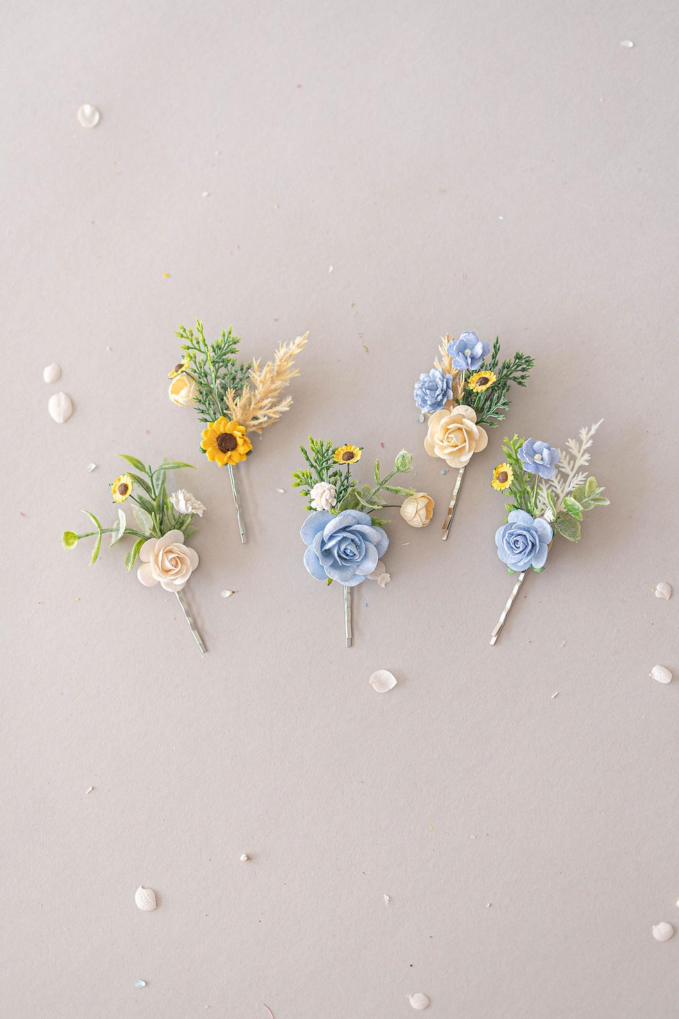 Miniaturbild: Braut Blumen Haarschmuck in blau und gelb. Haarnadel mit Sonnenblumen und Eukal
