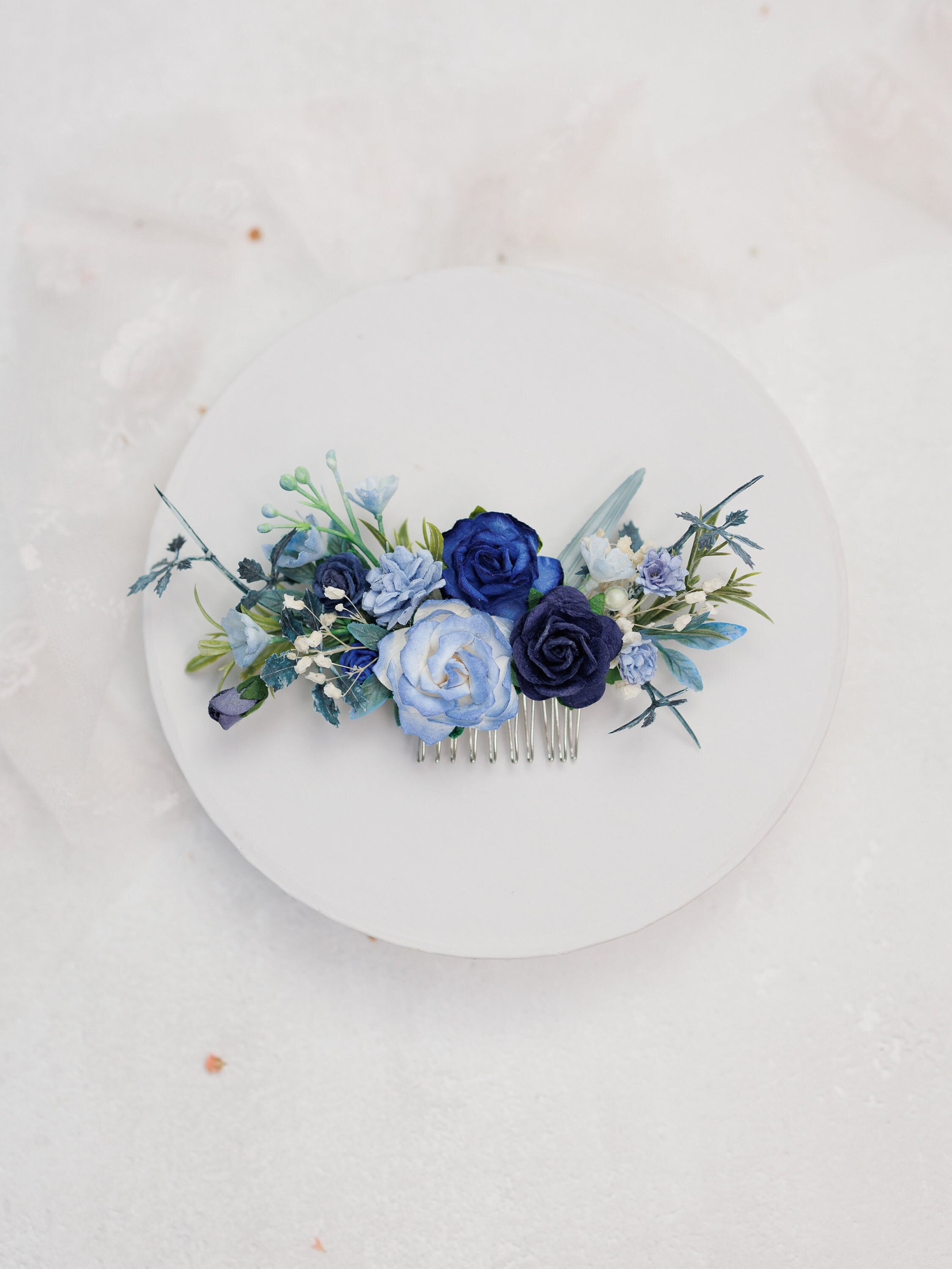 Braut Haarkamm mit Blumen in blau. Hochzeit Haarschmuck für die Braut, Haarblum