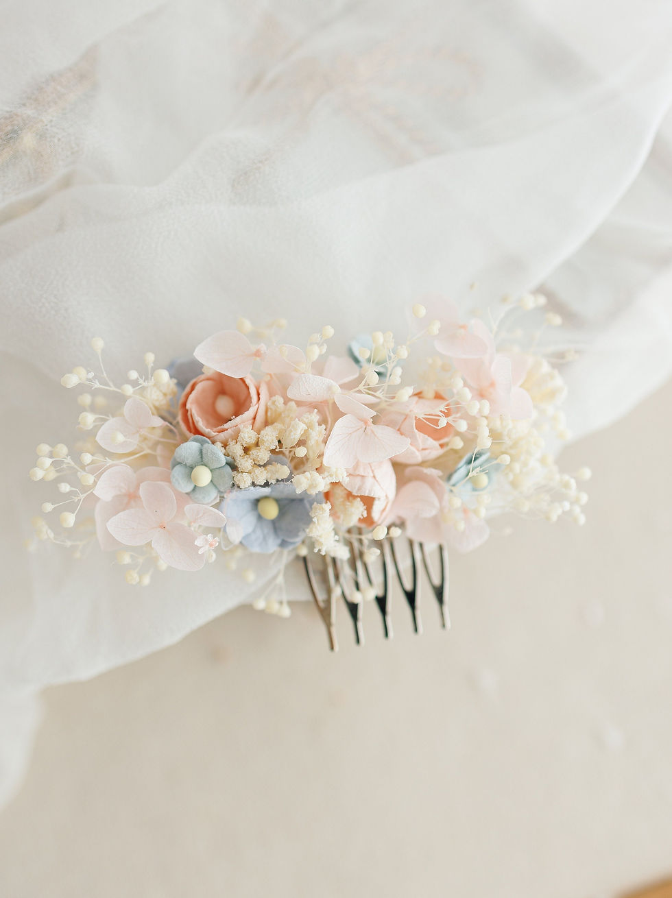 Miniaturbild: Braut Haarkamm mit Trockenblumen. Hochzeit Haarschmuck für die Braut mit Horten
