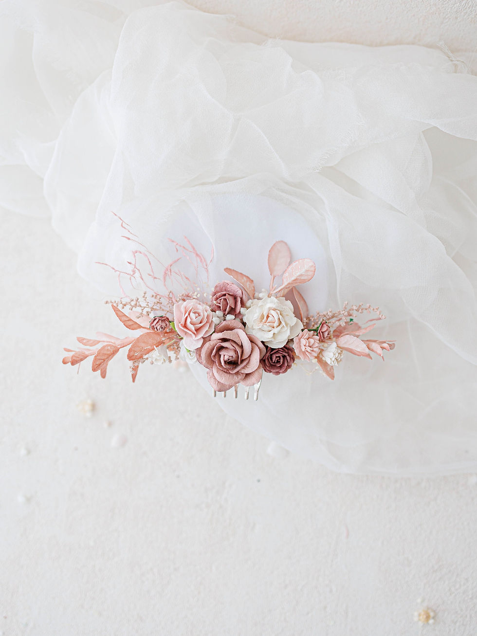 Miniaturbild: Braut Haarkamm mit Rosen, Trockenblumen in altrosa, blush und rosenholz. Hochze