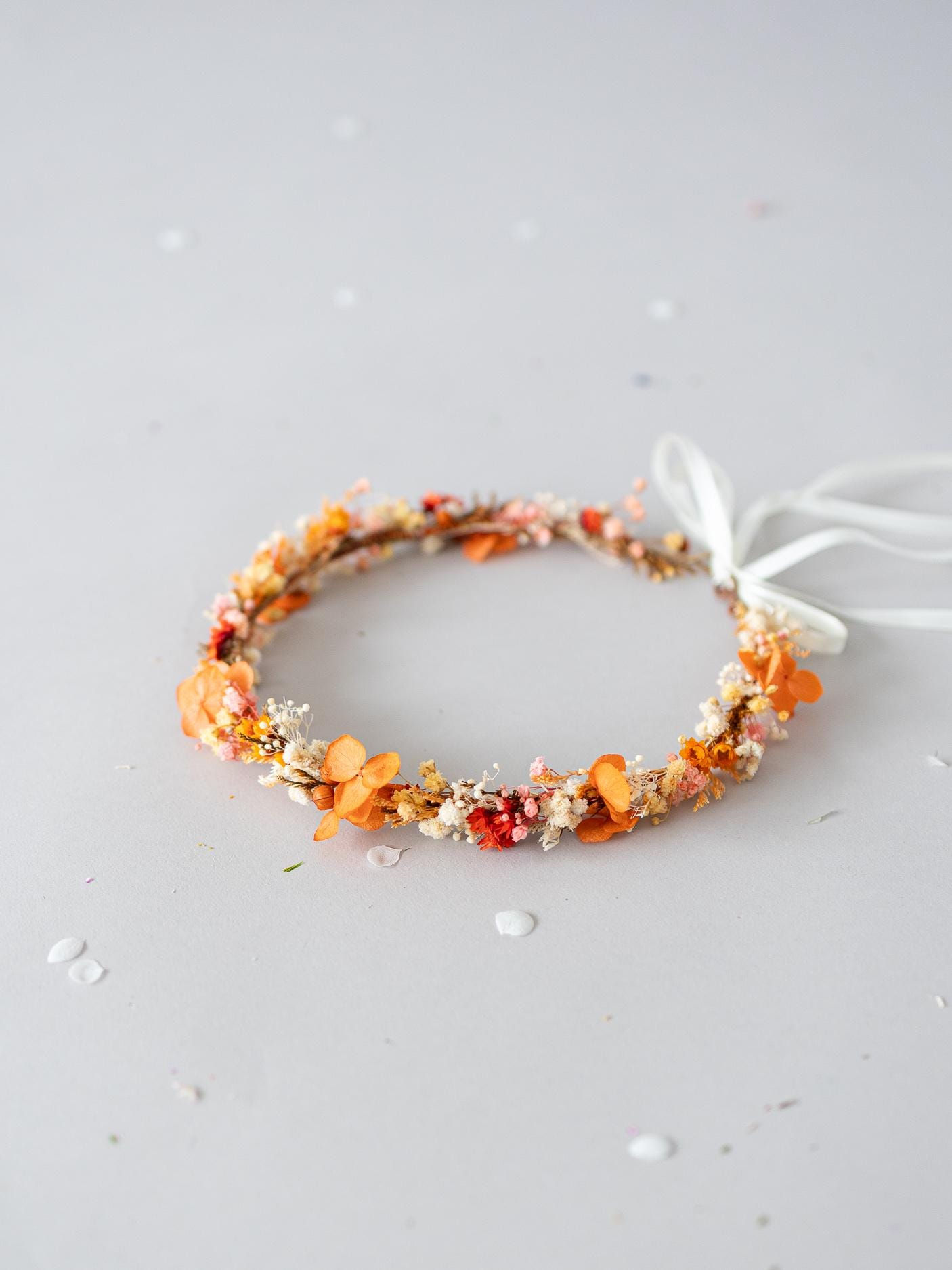 Hochzeit Haarkranz. Braut Blumenkranz in Orange Tönen.