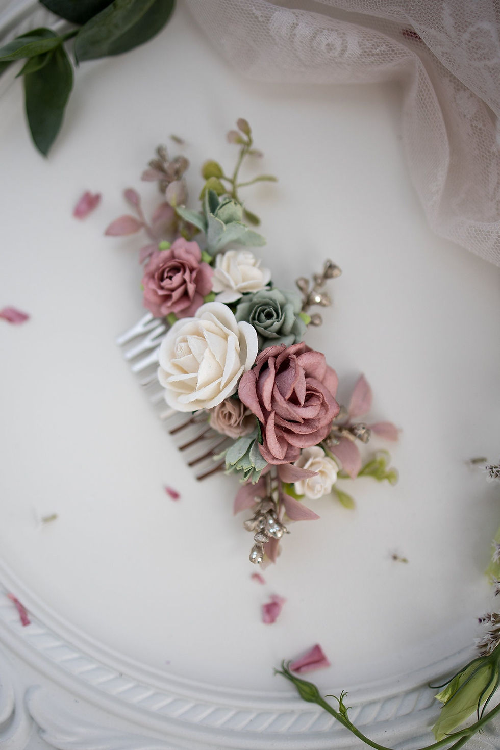 Miniaturbild: Braut Haarschmuck mit Blumen, Ruskus Blätter und Schleierkraut in nude, blush, 