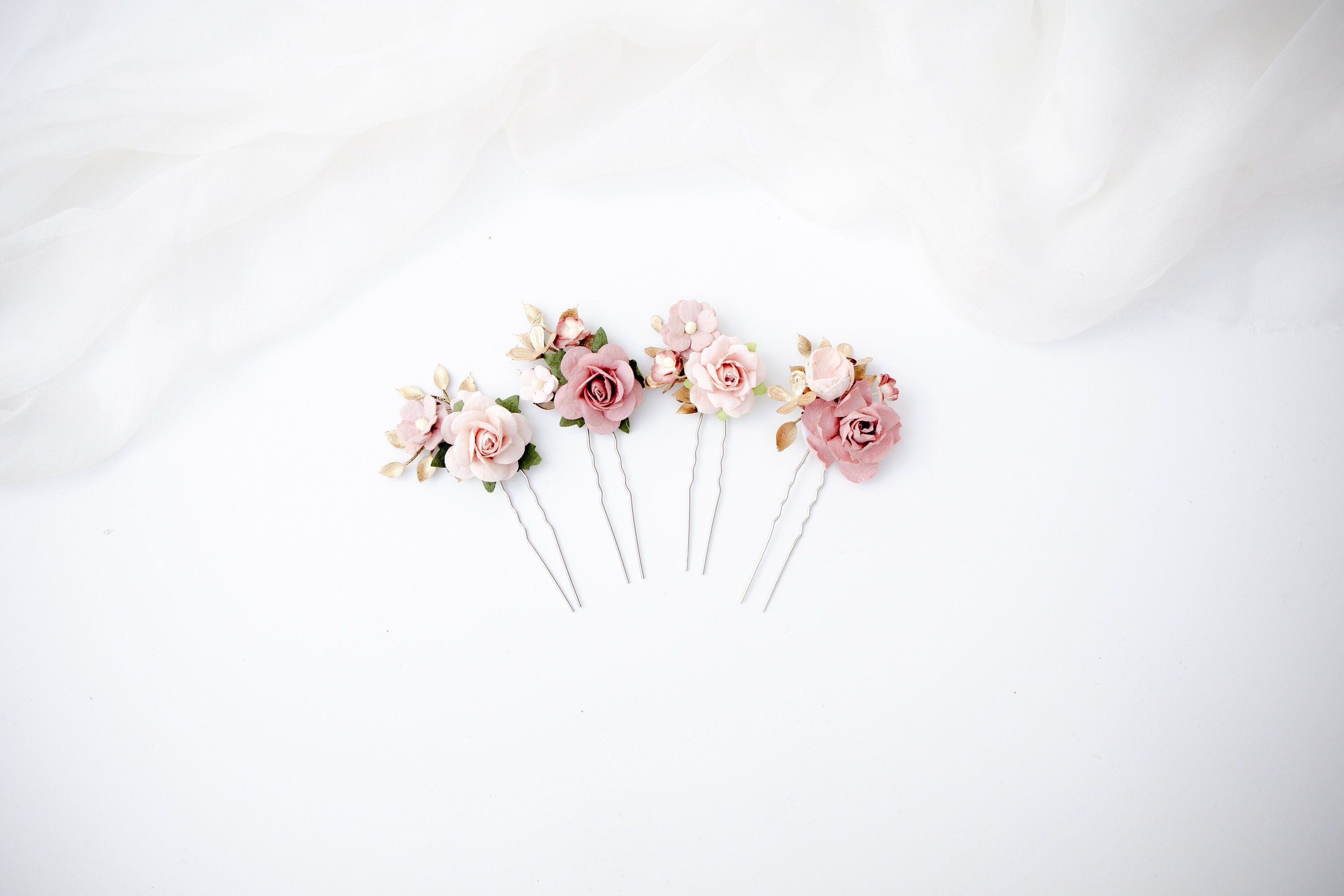 Braut Haarschmuck Haarnadel mit mauve Rosen, Blumen und goldenen Blättern. Hoch