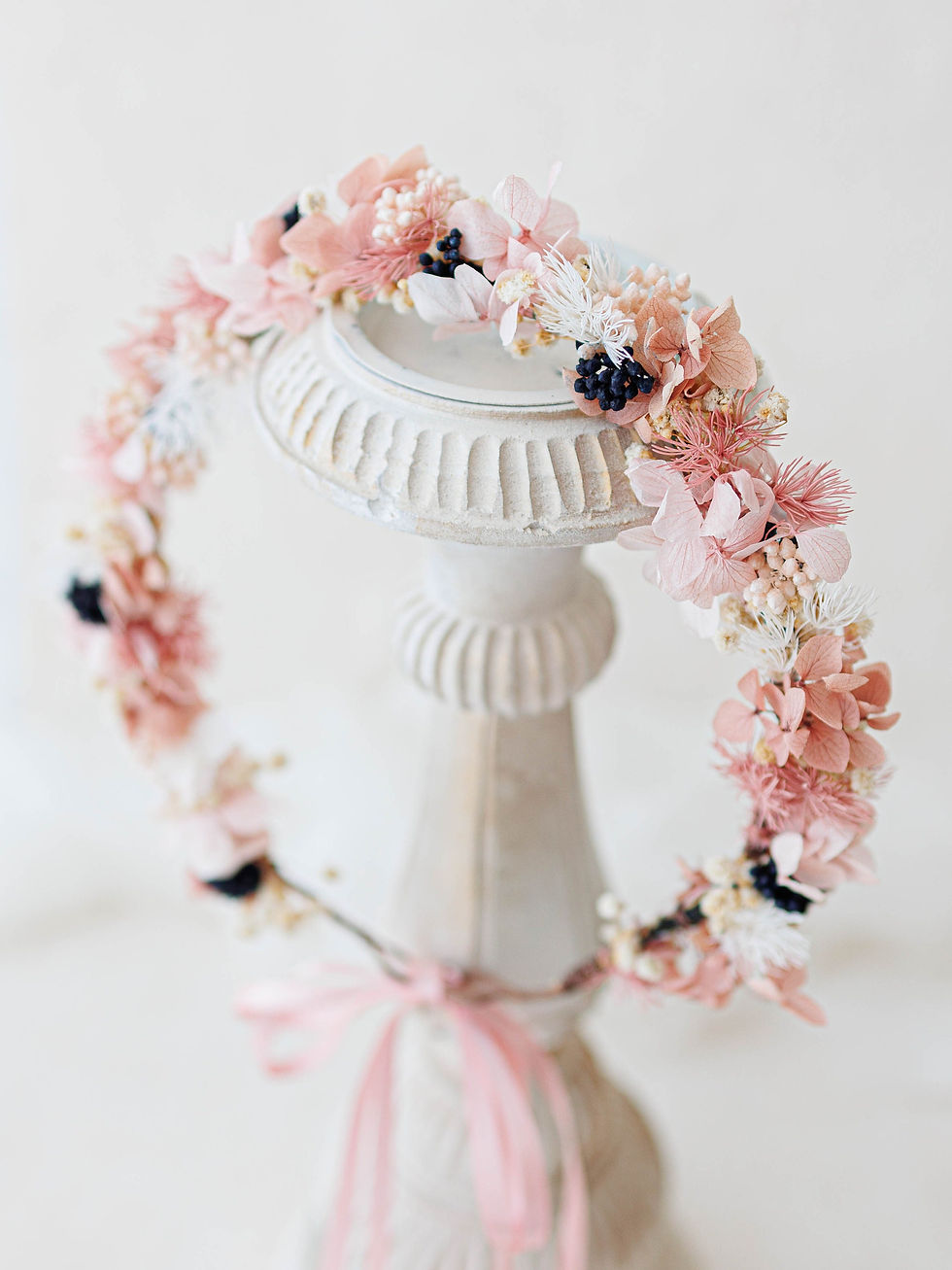 Miniaturbild: Trockenblumen Haarkranz - blush und altrosa. Braut Blumenkranz mit Schleierkrau