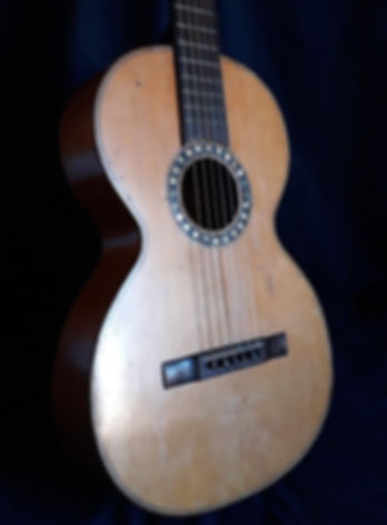 Guitarra parlor Phil Keller (1800)