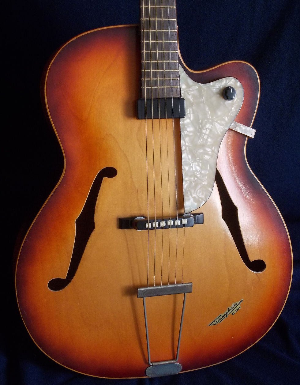 Miniatura: Archtop Klira (1958-60)
