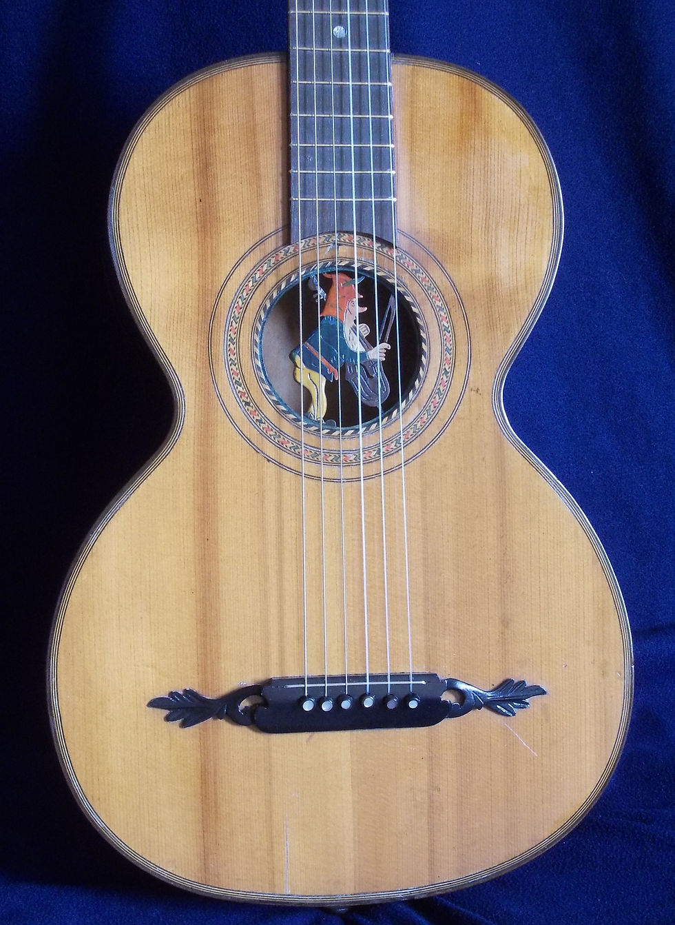 Thumbnail: Guitarra de salón alemana (1930)