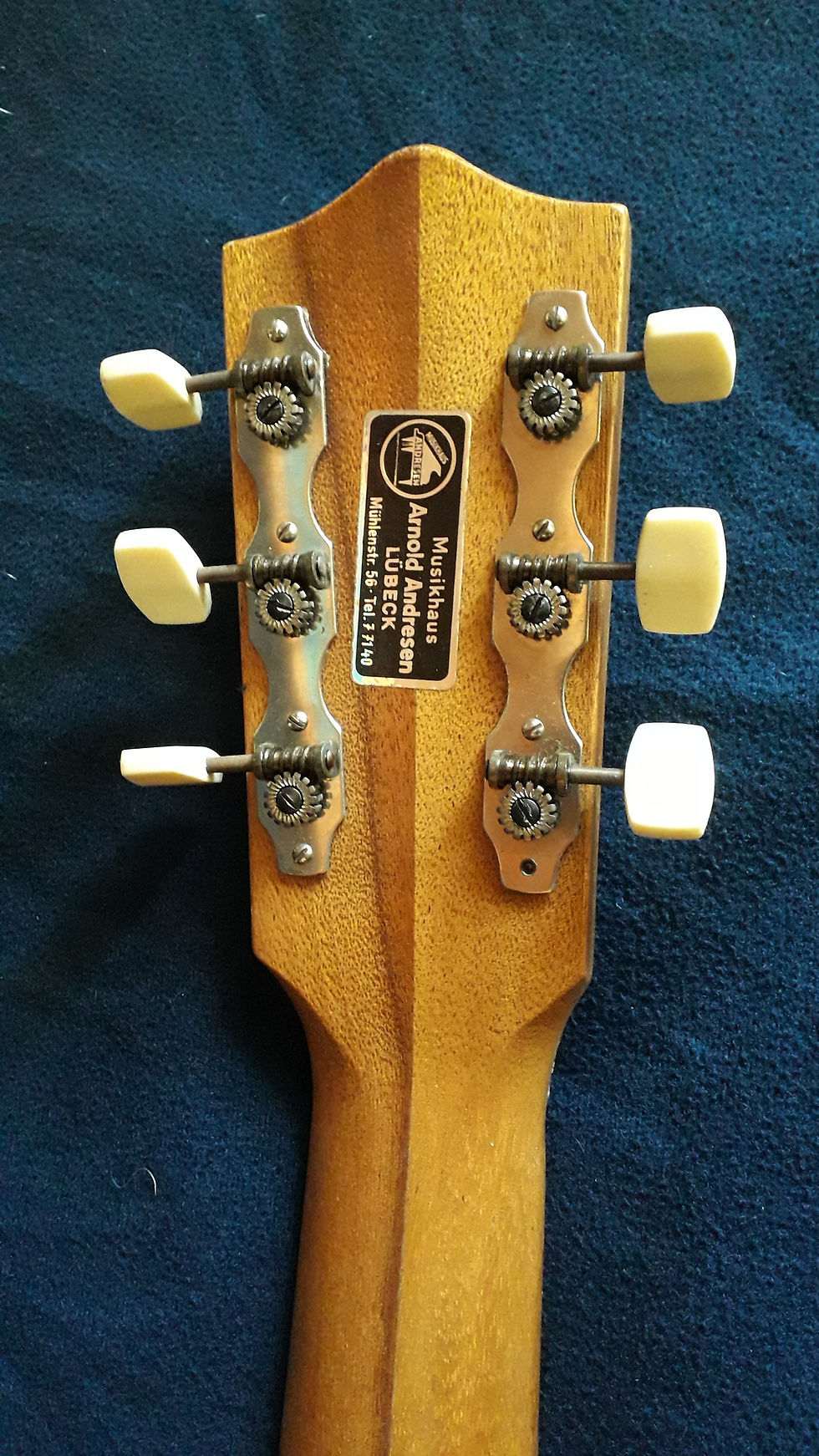 Thumbnail: Parlor Hofner 510 model (1969)