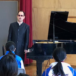 11月10日、適応障害教室「あすなろ」にて訪問コンサートを行いました。