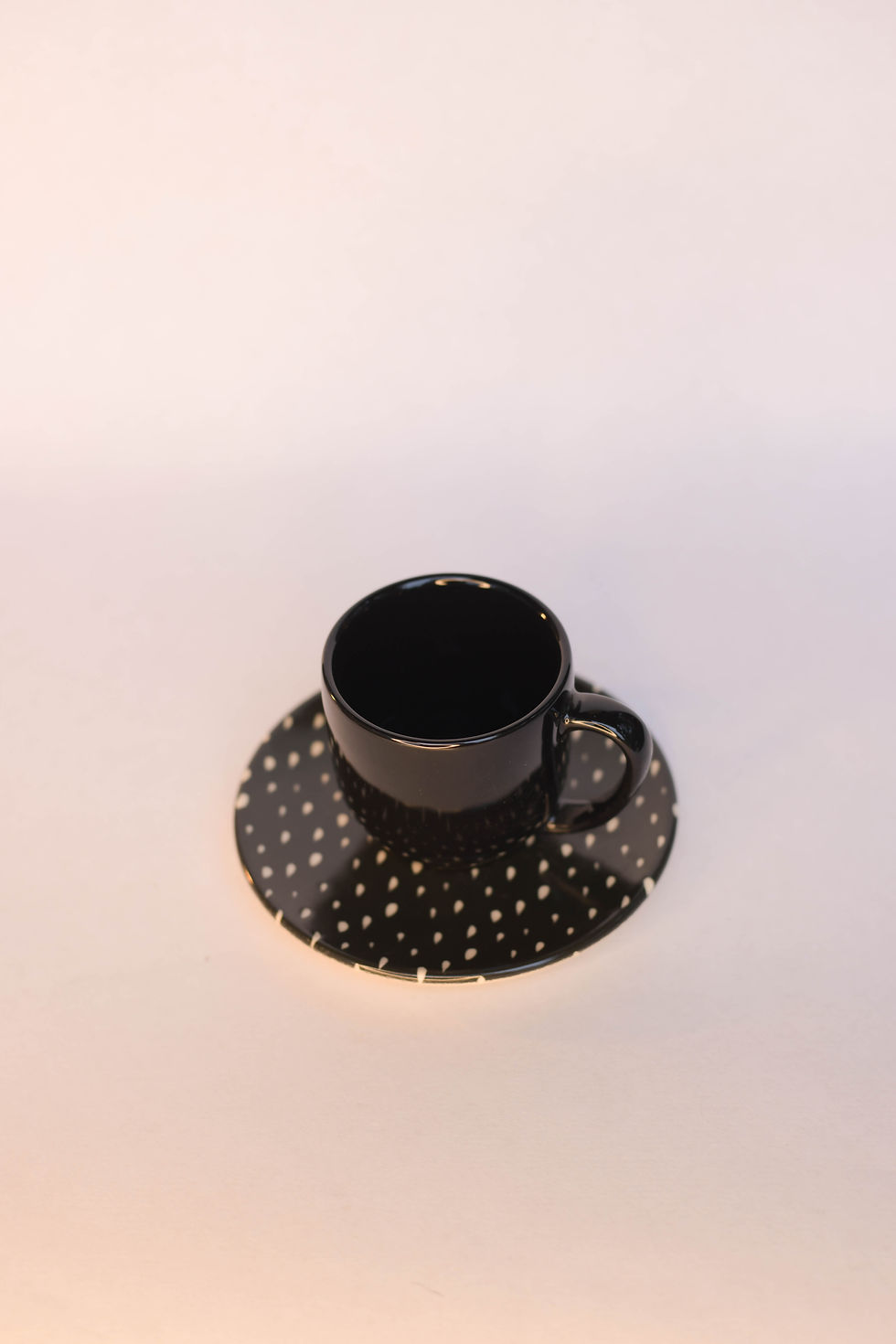 Miniatura: XÍCARA DE CAFÉ E PIRES DOTS