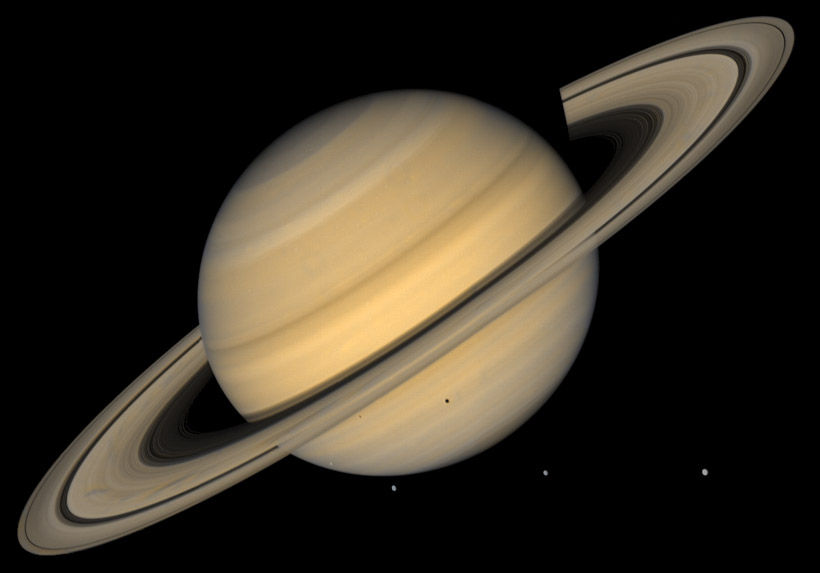 edu_ring_a-round_the_saturn_saturn_voyager_2.jpg