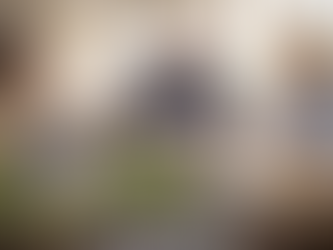 Photographie d'un vendeur et d'un acheteur chez le notaire, pour la vente d'un bien équipé d'un assainissement individuel