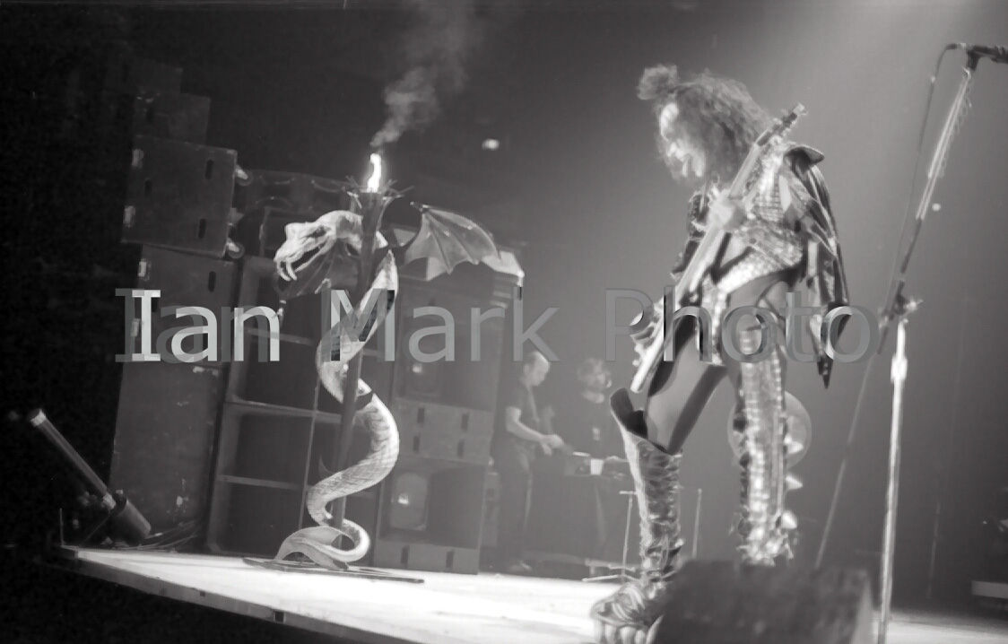 Kiss 8X12 Photo