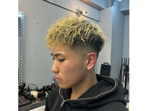 スキンフェード×スペインカール!【高山】