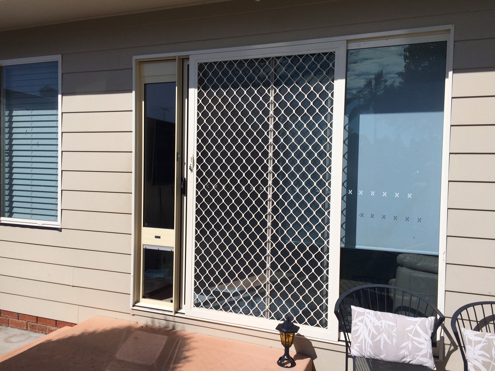 Patio Pet Door Inserts for Sliding Doors, Fully Lockable,Fast Delivery