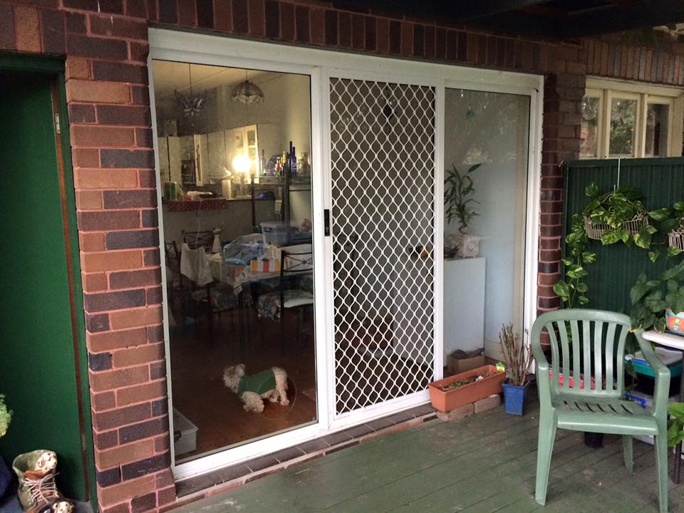 Patio Pet Door Inserts for Sliding Doors, Fully Lockable,Fast Delivery