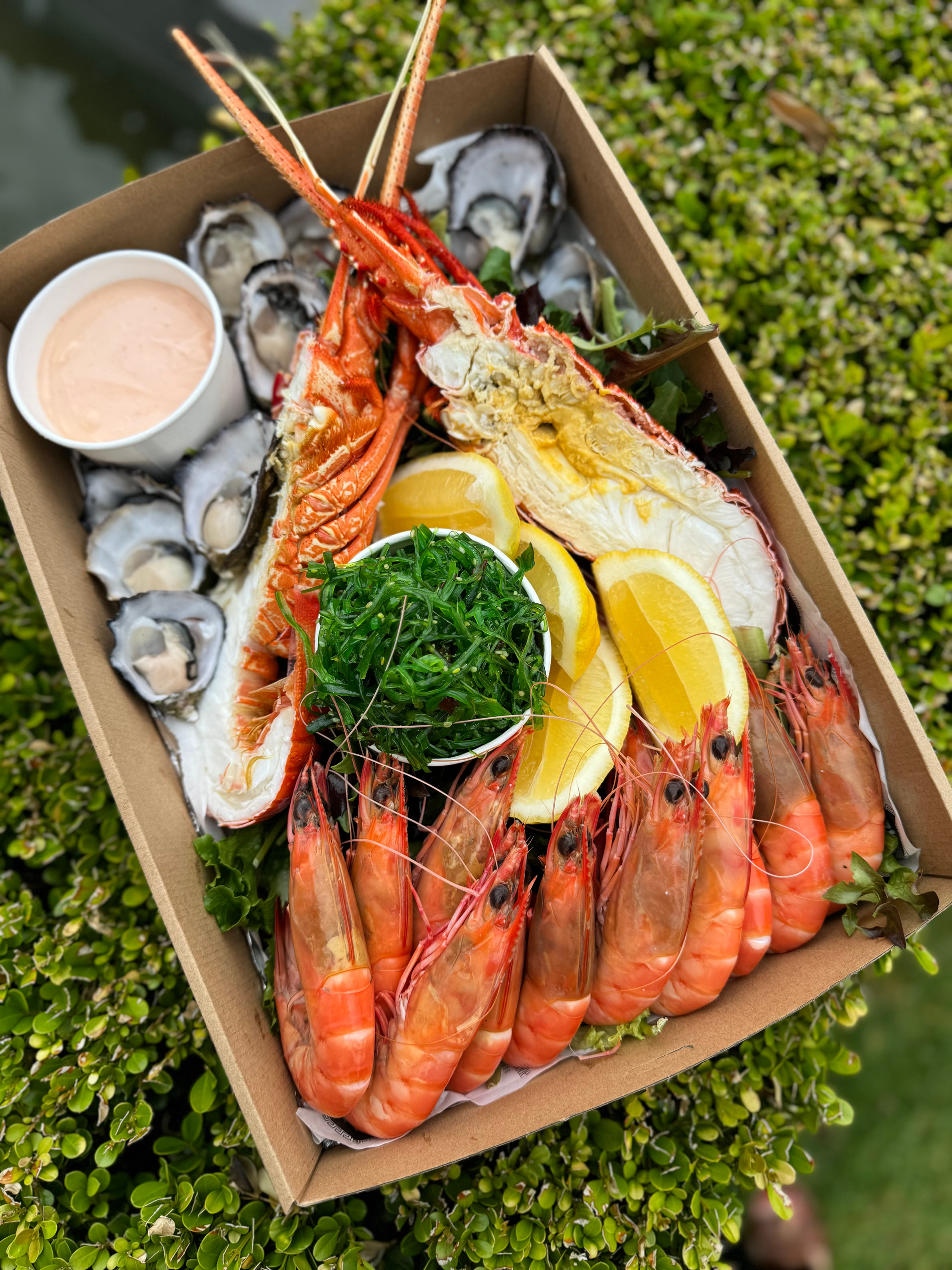 SEAFOOD BOX