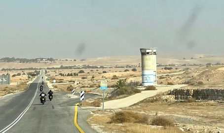 Witnessing Erasure, Pracitising Presence