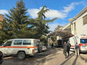 Young man arrives at Korçë Hospital with injuries, claims: "I was assaulted by Greek police!"