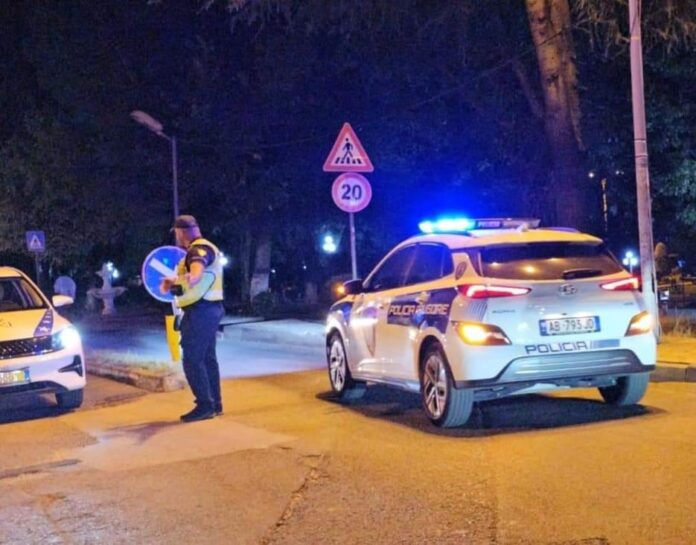 LAJMI I ORËS SË VONË/ Aksident i rëndë, 6 fëmijë dhe një grua shtatzënë përfundojnë në spital