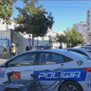 Dhunoi nxënësit dhe u hodhi ushqimin, policia procedon drejtorin e një shkolle